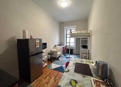 318 W 106th Street - Photo 1