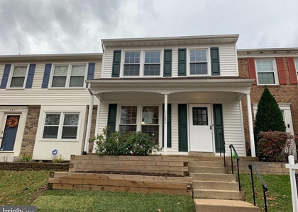 8262 Vernon Street - Photo 1