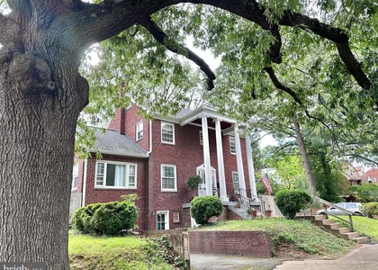 1208 S Cleveland Street - Photo 1