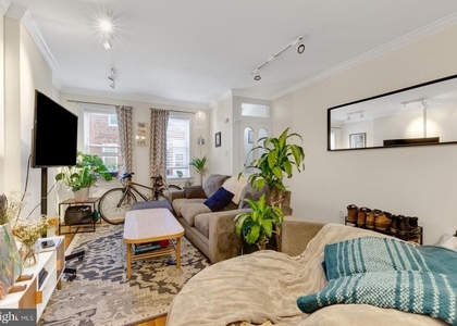 824 N Judson Street - Photo 1
