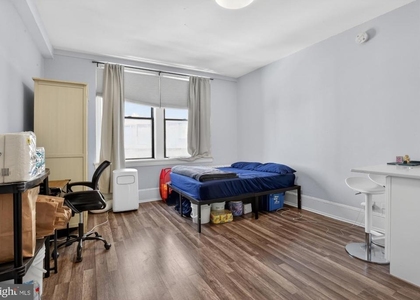 1324 Locust Street - Photo 1