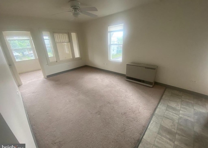 327 Plymouth Avenue - Photo 1