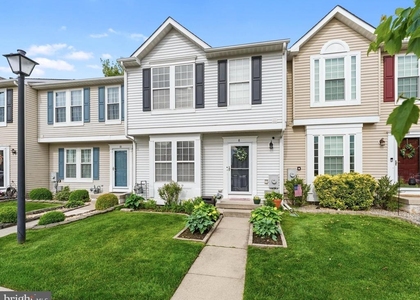 8 Pinehurst Court - Photo 1