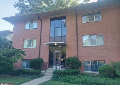 10424 Rockville Pike - Photo 1