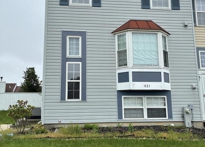 421 Spalding Court - Photo 1