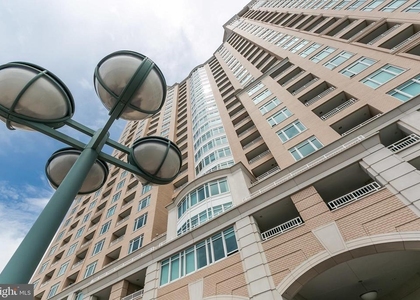 100 Harborview Drive - Photo 1