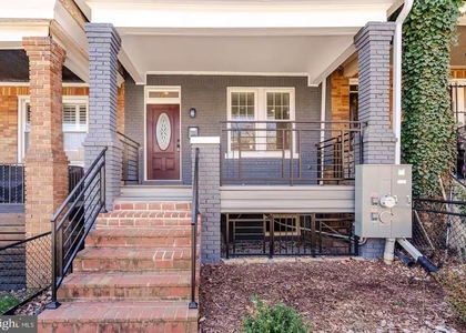 1331 Queen Street Ne - Photo 1