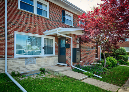 926 N Boxwood Drive - Photo 1