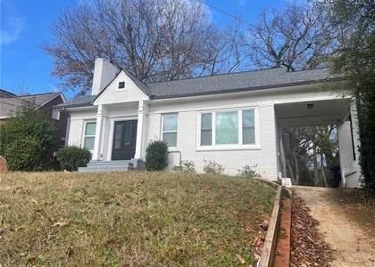 1619 Stokes Avenue Sw - Photo 1