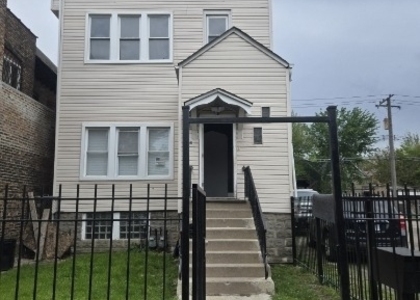 5244 S Ashland Avenue - Photo 1