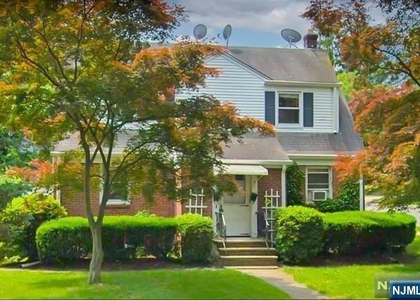 350 Gilbert - Photo 1