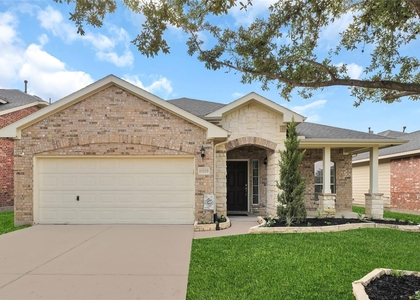 15319 Tupelo Drive - Photo 1