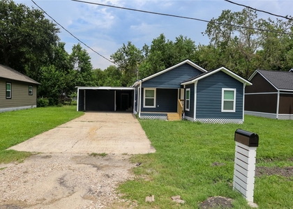 621 North Street - Photo 1
