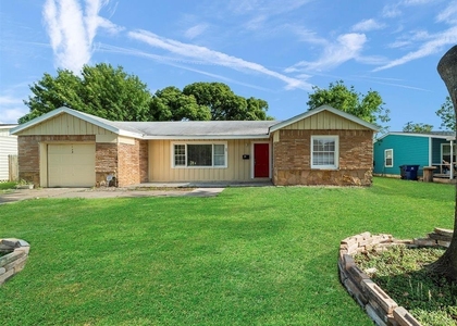 1008 17th Avenue N - Photo 1