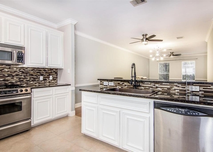 1720 Elgin Street - Photo 1