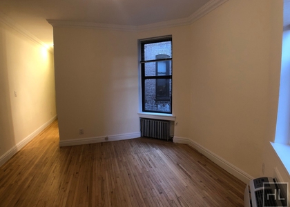 East 83 Street - Photo 1