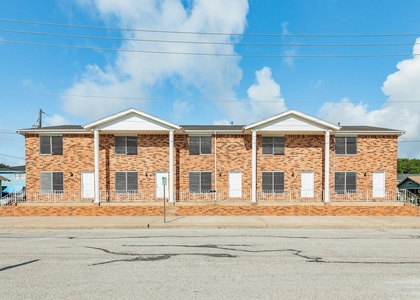 711 7th Street - Photo 1