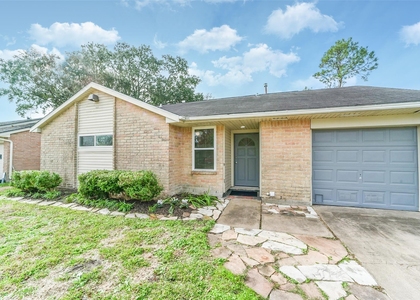504 Avondale Lane - Photo 1