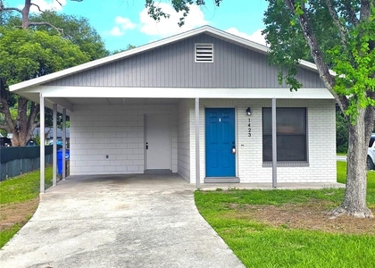 1423 Montana Avenue - Photo 1