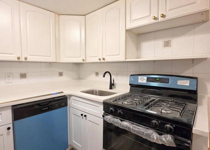 83-24 Talbot Street - Photo 1