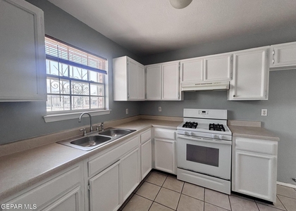 11924 Kings Guard Drive - Photo 1