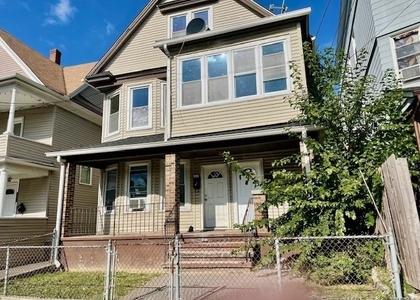 1004 Hancock Avenue - Photo 1