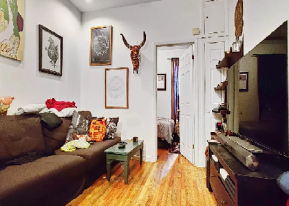 214 East 10th Street - Photo 1