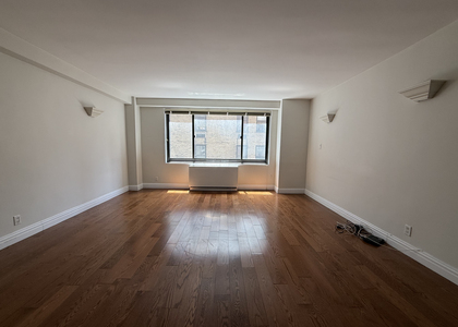 West 45th Street - Photo 1