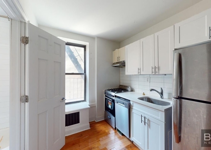 York Avenue - Photo 1