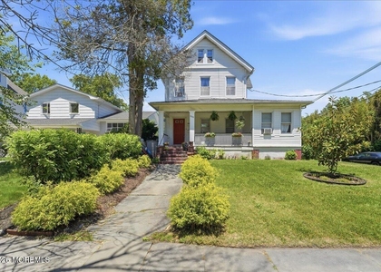 1001 Fifth Avenue - Photo 1