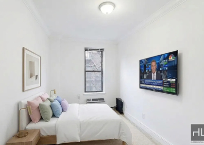 East 83 Street - Photo 1