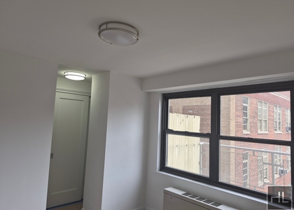 E 16 St - Photo 1