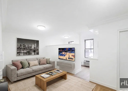 East 51 Street - Photo 1