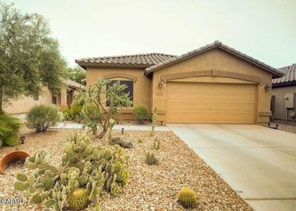 46149 W Guilder Avenue - Photo 1