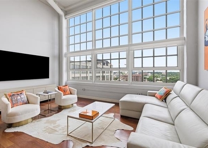 2600 W 7th Street - Photo 1