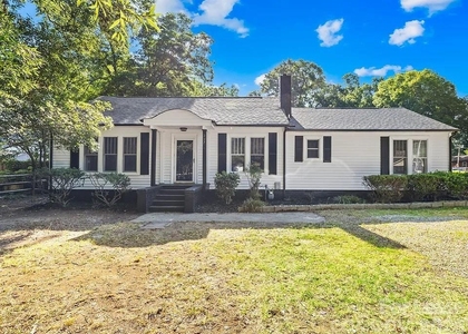 227 N Magnolia Street - Photo 1