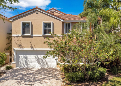 1840 Sweetbay Way - Photo 1