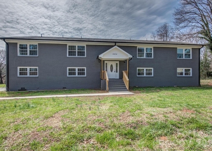 1048 Avondale Road - Photo 1