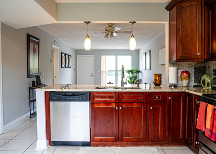 55 Se 14th Street - Photo 1
