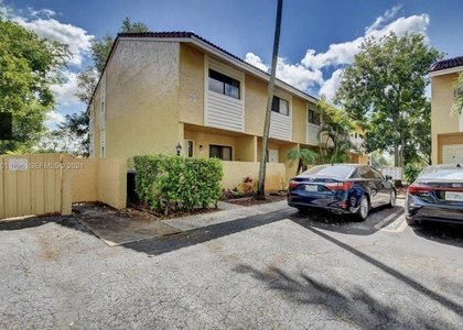 9270 Nw 40th Street - Photo 1