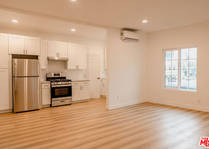 4521 Hollywood Boulevard - Photo 1