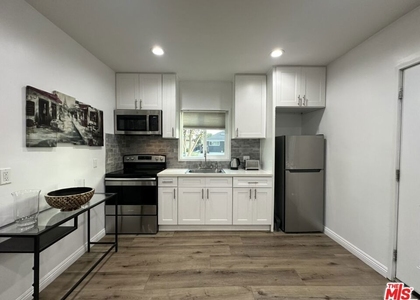 19542 Hart Street - Photo 1