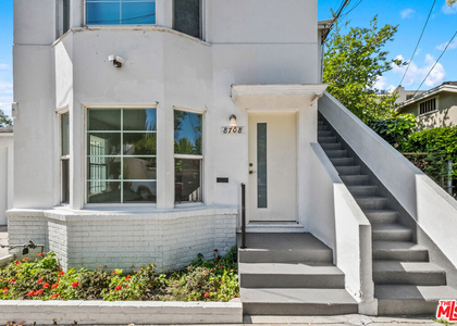 8708 W Sherwood Drive - Photo 1