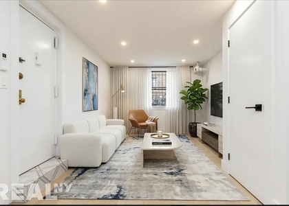 Eighth Avenue - Photo 1