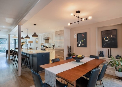 202 Bergen Street - Photo 1