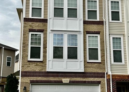 43453 Rickenbacker Square - Photo 1