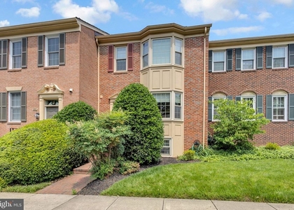 6861 Williamsburg Pond Court - Photo 1