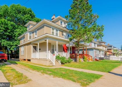 233 Park Lane - Photo 1