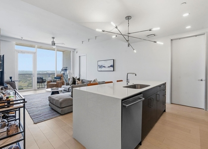 301 West Ave - Photo 1
