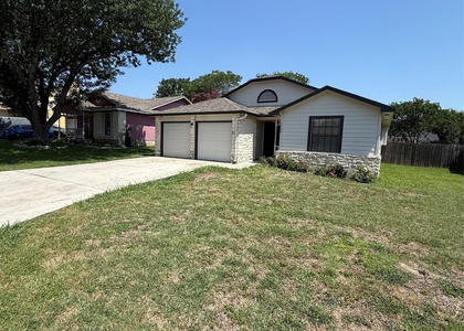 1100 E Logan St - Photo 1